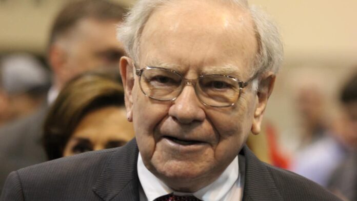 Here’s how I’d invest £800 the Warren Buffett way!