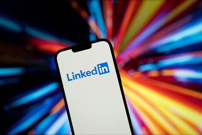 How to Optimize Your LinkedIn Profile in 6 Easy Steps